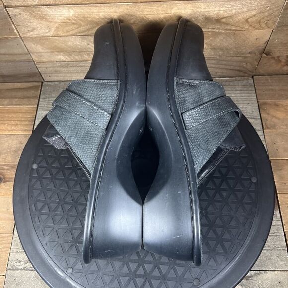 Naot Womens Size 7 Coal Grey Nubuck Leather Avignon Buckle Slip on Mule Clog - Picture 9 of 11